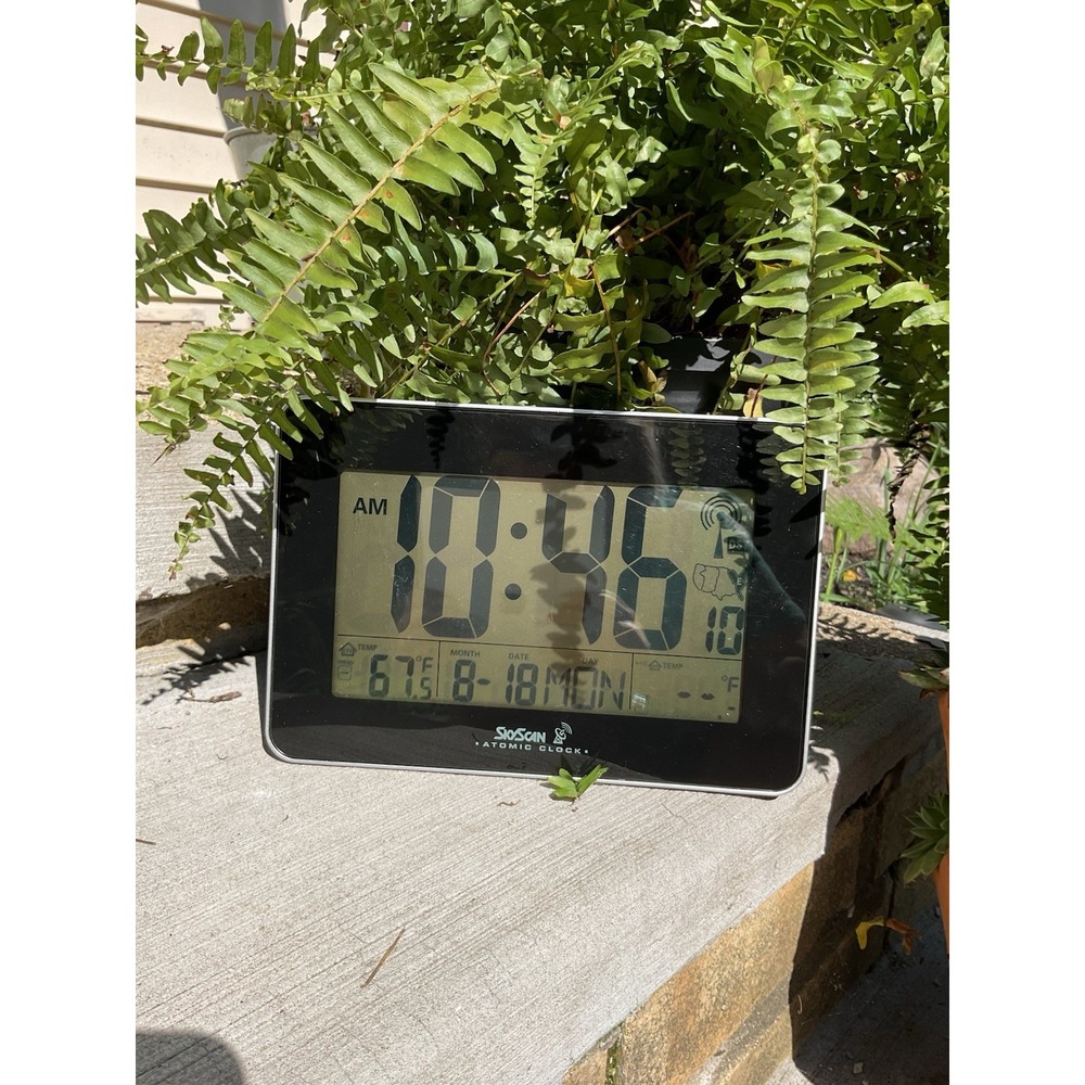 SkyScan Wood Framed Atomic Clock  88900/88901 NO OUTDOOR SENSOR Tested & Working